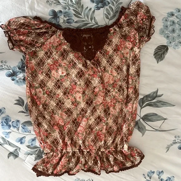 Liz Lisa Brownish Peasant Top - Picture 4 of 5